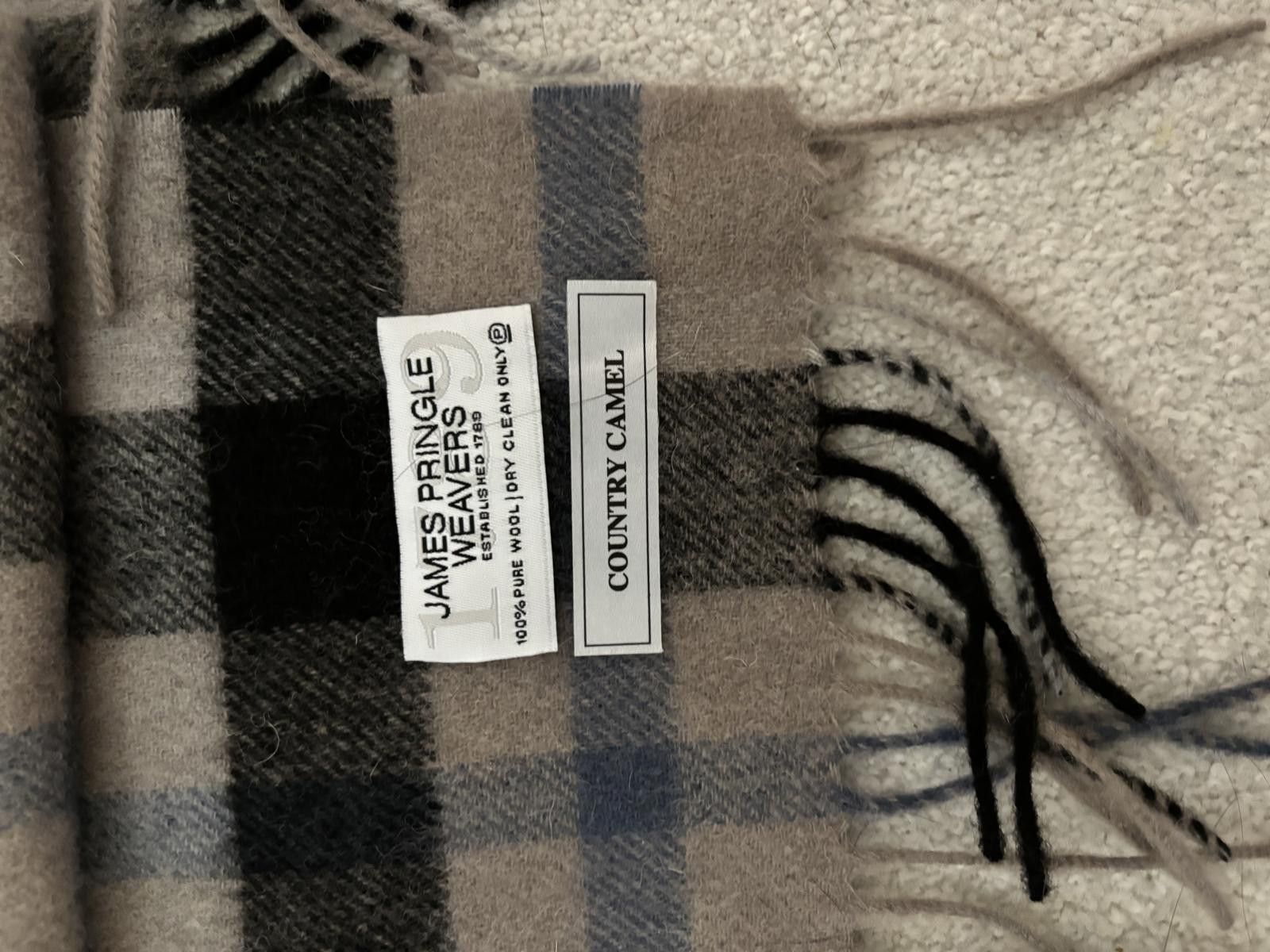 Pringle Of Scotland BNWOT James Pringle Country Camel Plaid Scarf 100% Wool Size ONE SIZE - 3 Thumbnail