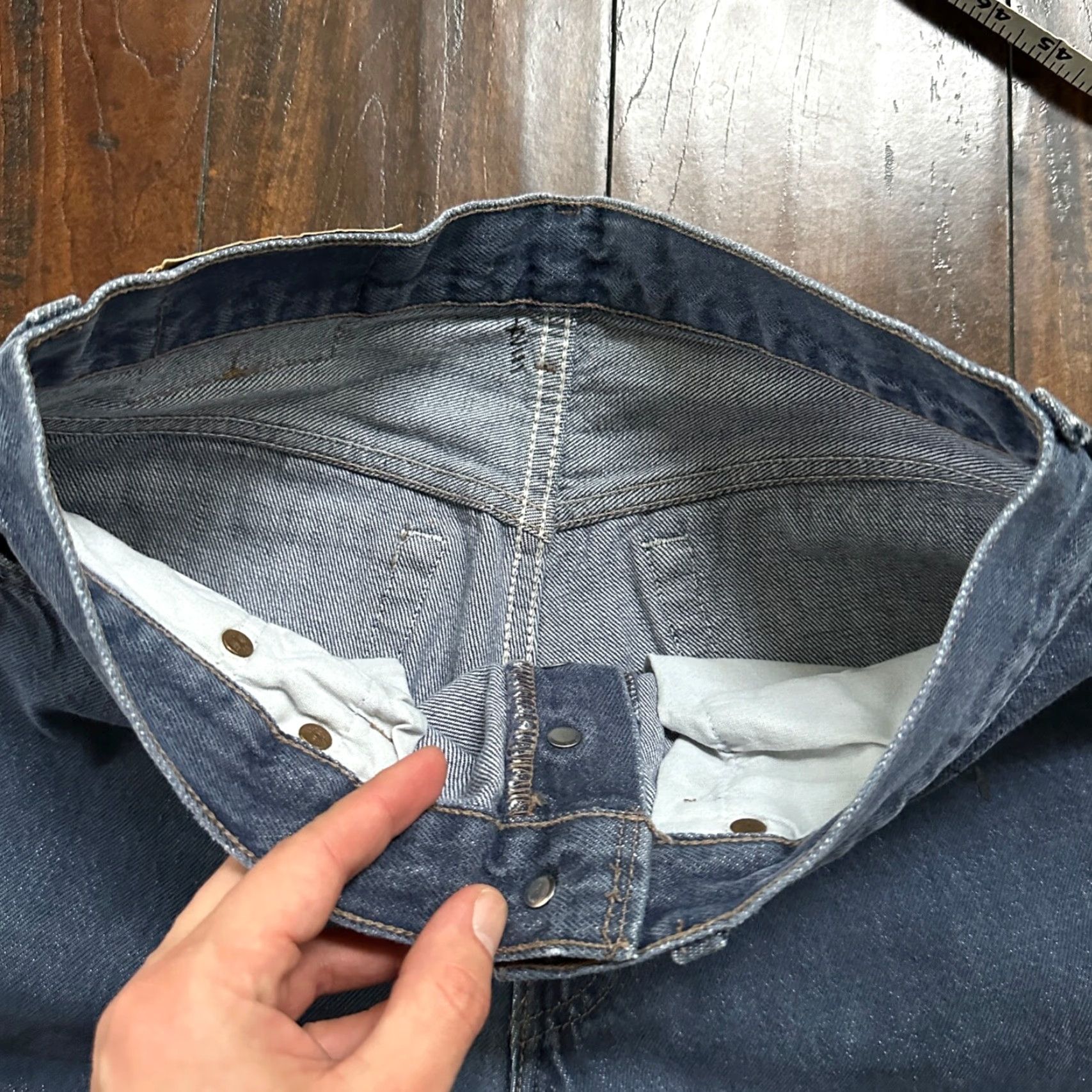 Levi's VINTAGE Levi's Jeans 501 90s Button Fly Straight Wash Blue 31x32 Mens Clothing 501 Series Size US 31 - 7 Thumbnail