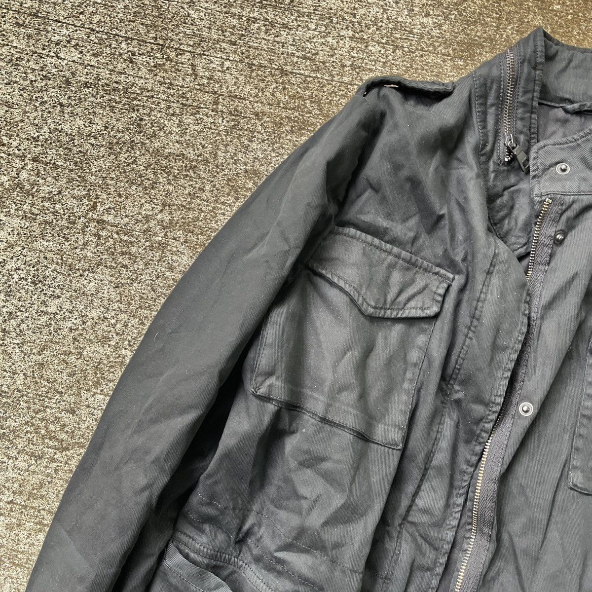 Vintage Vintage Black Multi Pocket Jacket Size L Y2K 00’s Size US L / EU 52-54 / 3 - 5 Thumbnail