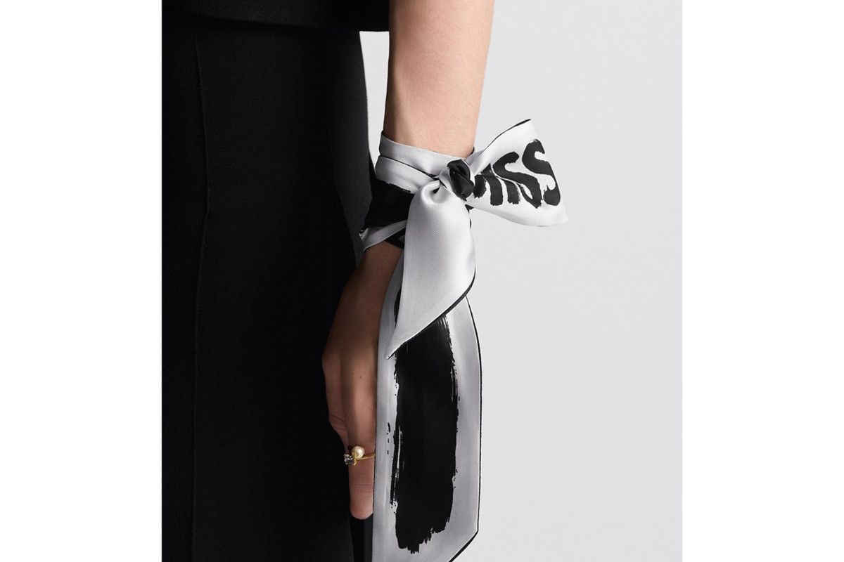 Dior o1bcso1str0226 Size:OS/Graffiti Mitzah Scarf in Black/White Size ONE SIZE - 6 Thumbnail