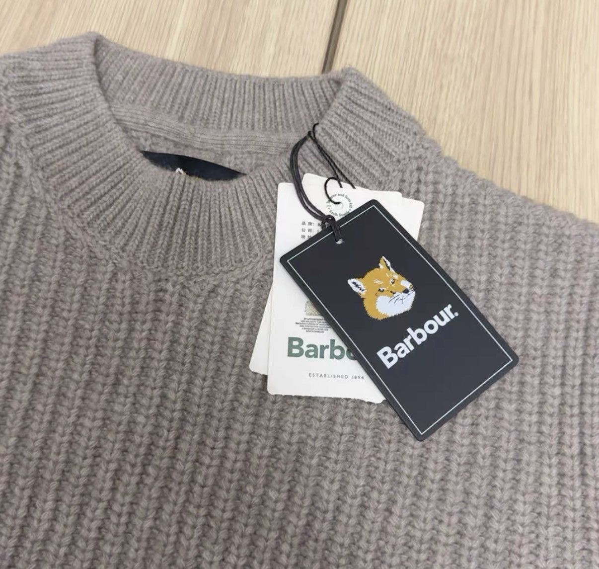 Barbour Barbour x Maison Kitsune Collab 100% Wool Sweater J44 Size US L / EU 52-54 / 3 - 3 Thumbnail