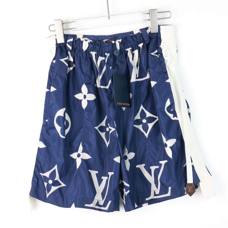 Louis Vuitton Louis Vuitton Blue Bermuda print logo shorts Size US 36 / EU 52 - 2 Thumbnail