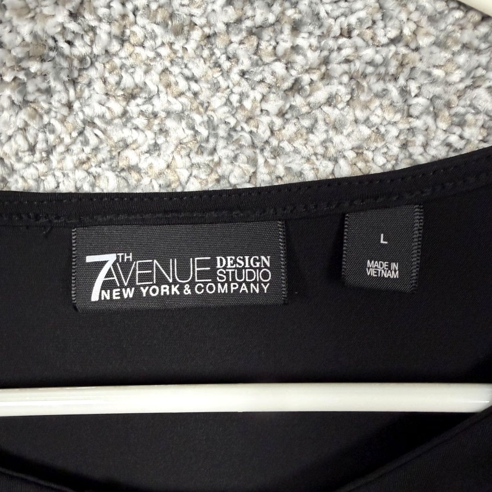 Vintage New York & Company Tank Black L Sleeveless Crew Neck Keyhole Strap Minimalist Office Shirt Womens Size L / US 10 / IT 46 - 4 Thumbnail