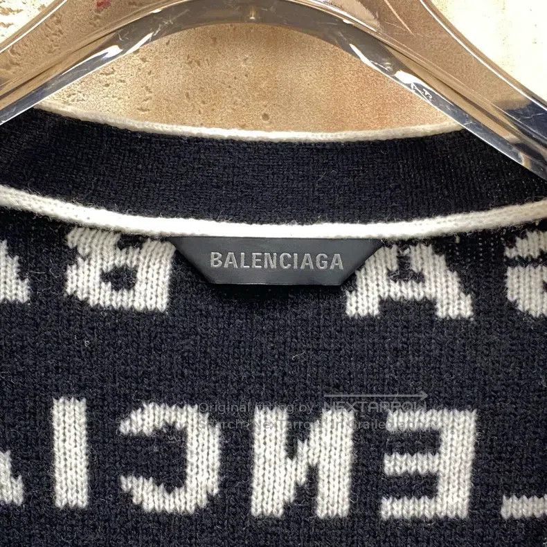 Balenciaga Balenciaga Pop-up white barrage letter logo wool knit card Size US S / EU 44-46 / 1 - 3 Thumbnail