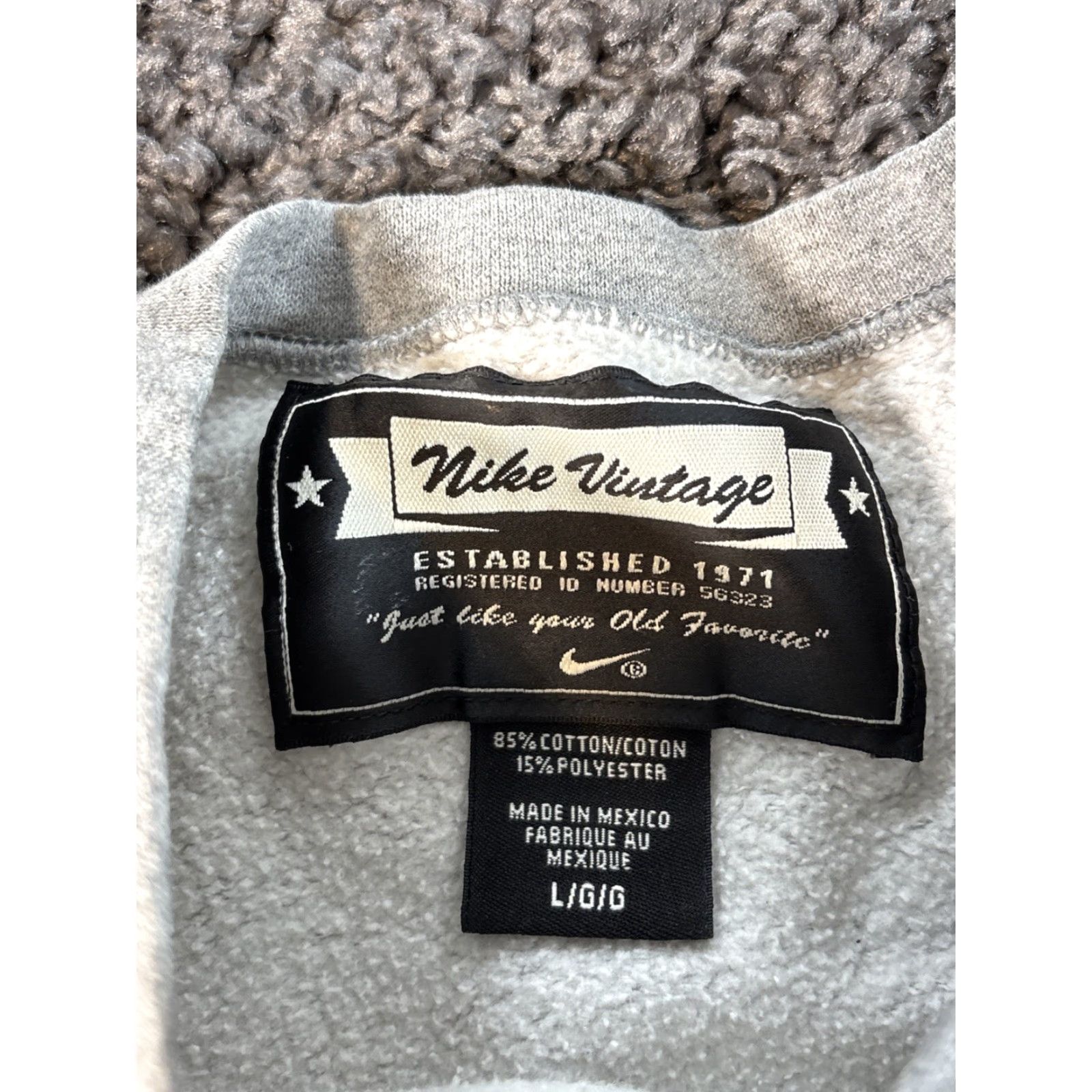 Nike VINTAGE Nike Sweatshirt Mens L Athletics Gray Distressed 90s Fleece Pullover Heavyweight Graphic Print Size US L / EU 52-54 / 3 - 4 Thumbnail