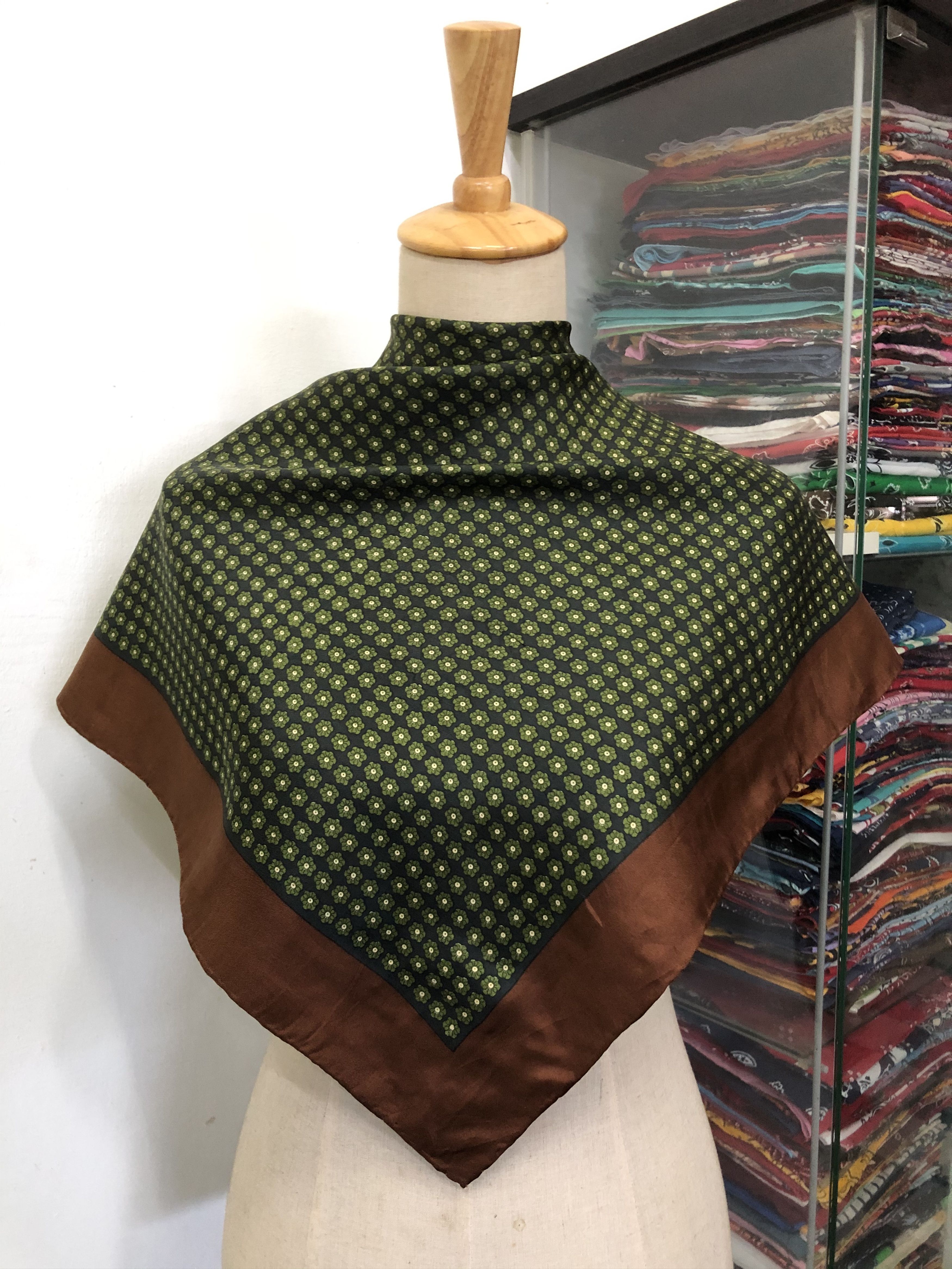 Vintage Vintage Silk Scarf Size ONE SIZE - 1 Thumbnail