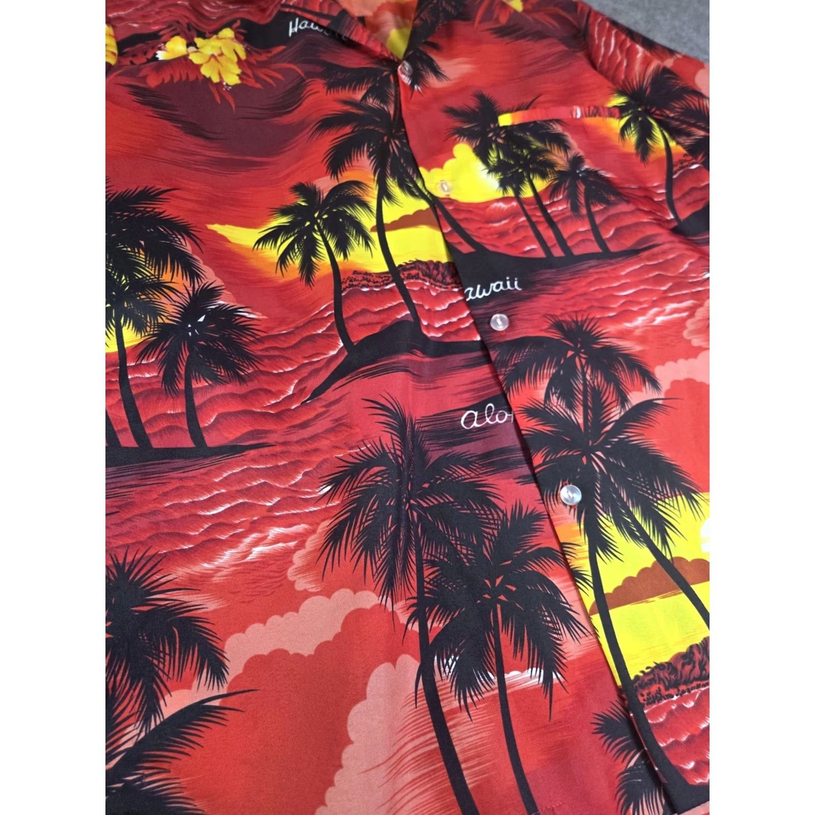 Vintage VINTAGE Royal Creations Hawaiian Shirt Red Yellow Palm Trees Large L Men Short Sleeve Button-Up Collared Made In Hawaii Size US L / EU 52-54 / 3 - 2 Thumbnail
