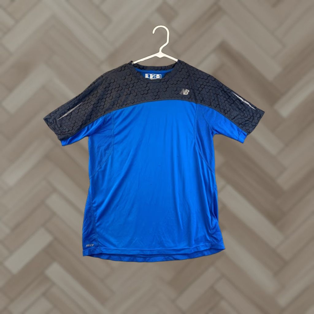 New Balance NEW BALANCE Shirt Adult M Blue Short Sleeve Gym Workout Mens 91-23 Blue Breathable Activewear Shirt Mens M Size US M / EU 48-50 / 2 - 1 Thumbnail