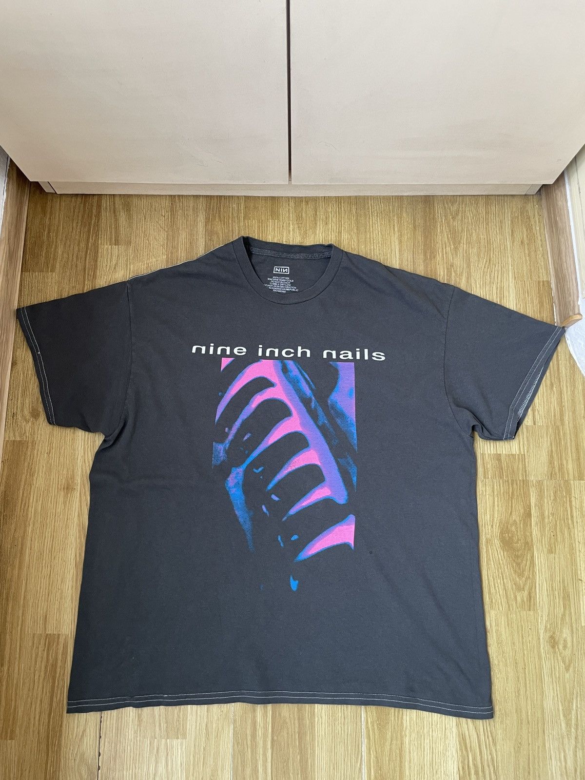 Band Tees Y2K nine inch nails t shirt tee Size US XL / EU 56 / 4 - 1 Thumbnail