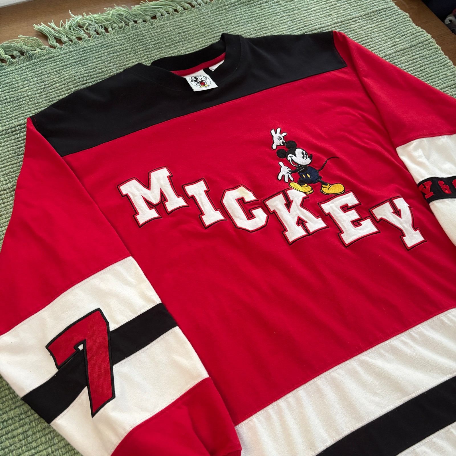Disney × Vintage Vintage Mickey & Co Oversize Mickey Mouse Hockey Jersey Size US M / EU 48-50 / 2 - 4 Thumbnail