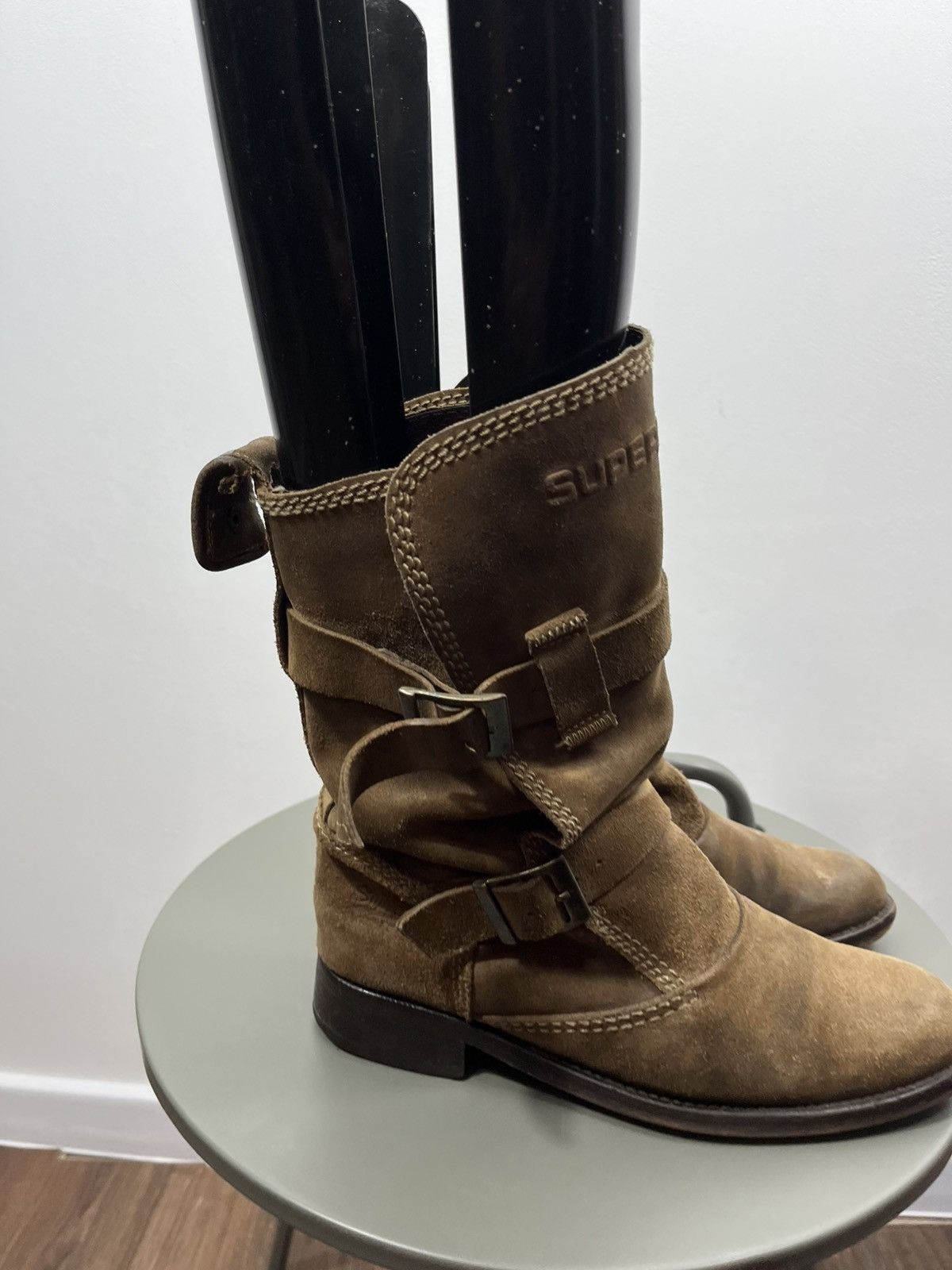 Superdry Superdry distressed suede buckle boots in brown Size US 9 / IT 39 - 10 Thumbnail