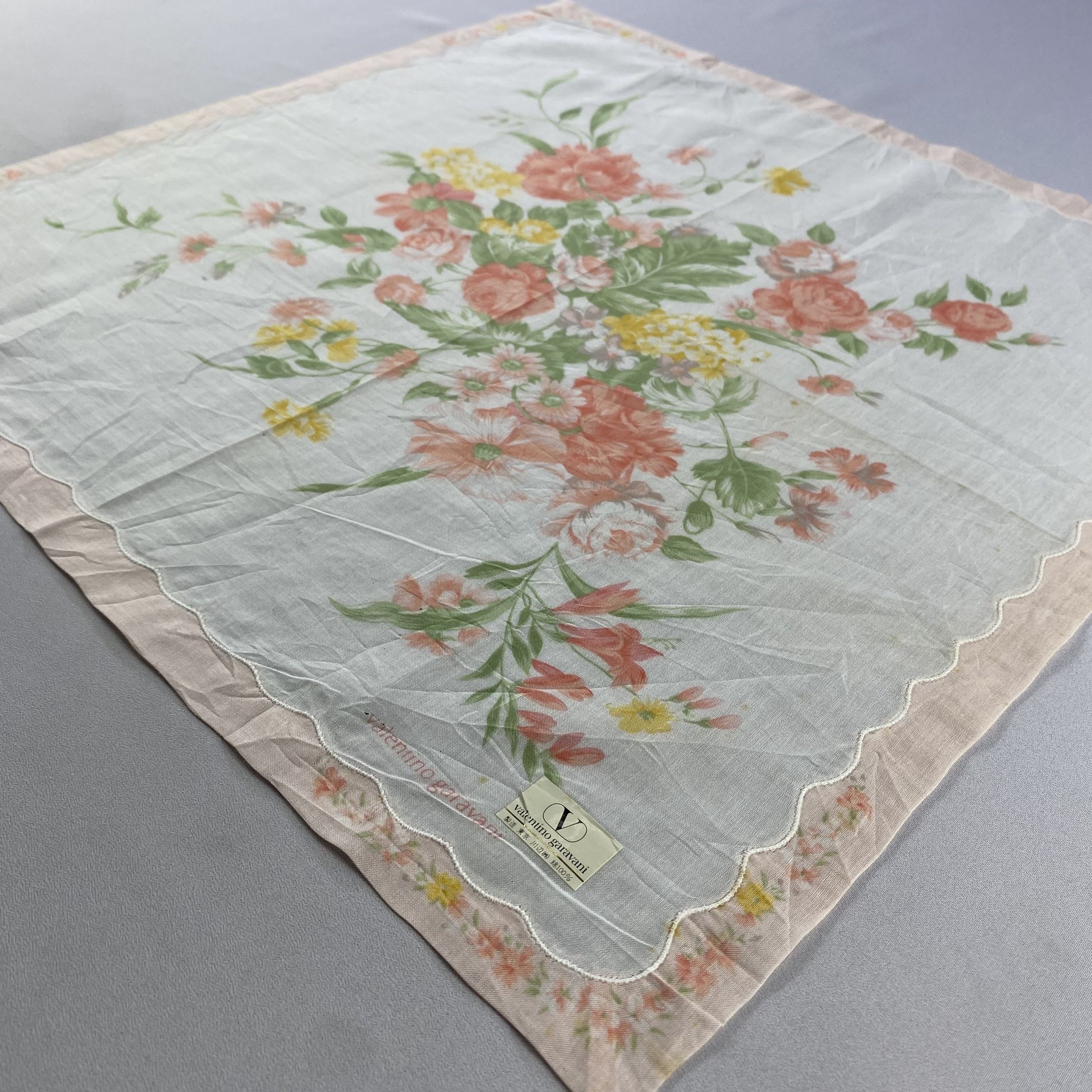 Vintage Valentino Garavani Bandana/ Handkerchief / Neckerchief Size ONE SIZE - 2 Thumbnail
