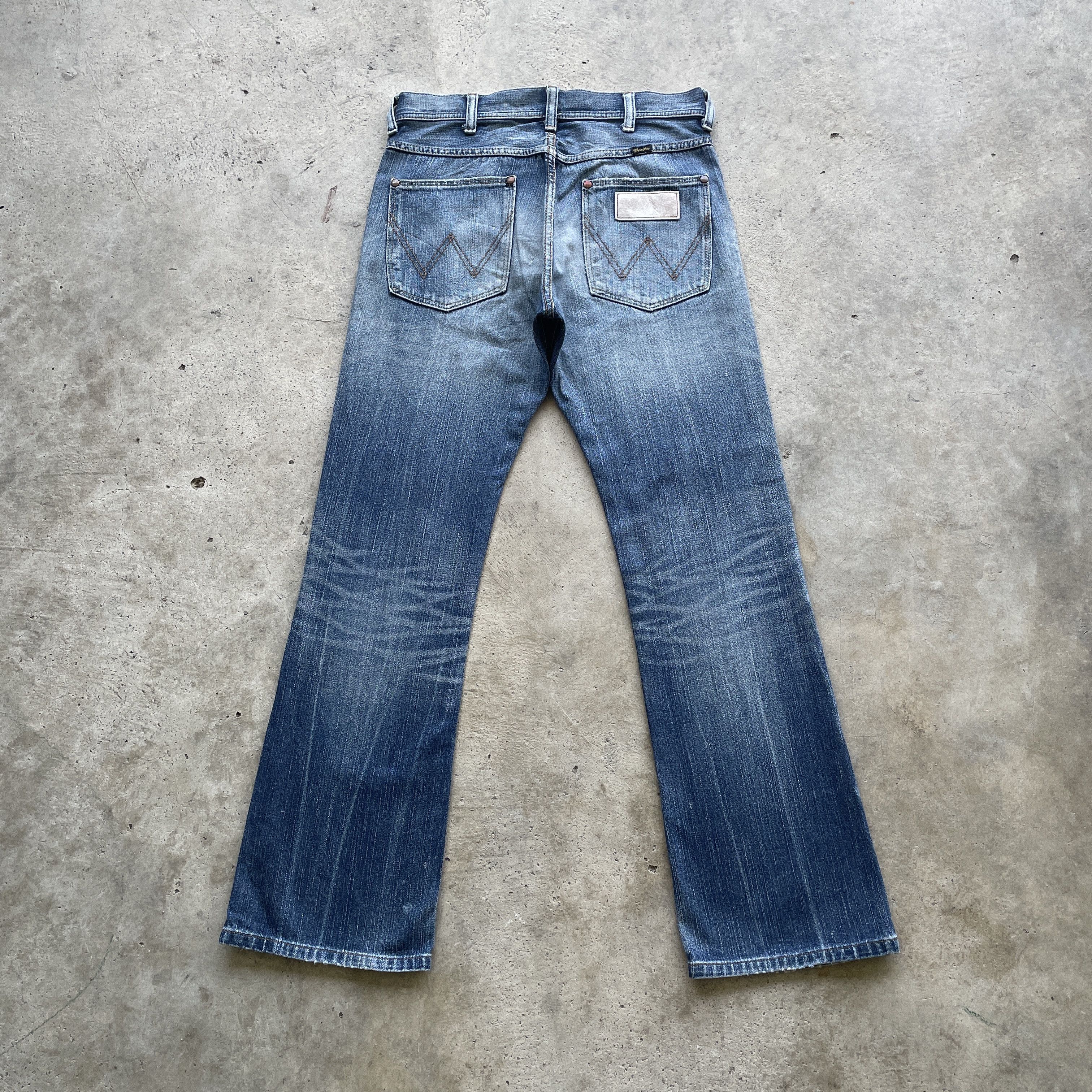 Vintage × Wrangler VINTAGE WRANGLER DISTRESSED FLARE FADED BOOTCUT JEANS PANTS Size US 31 - 11 Thumbnail
