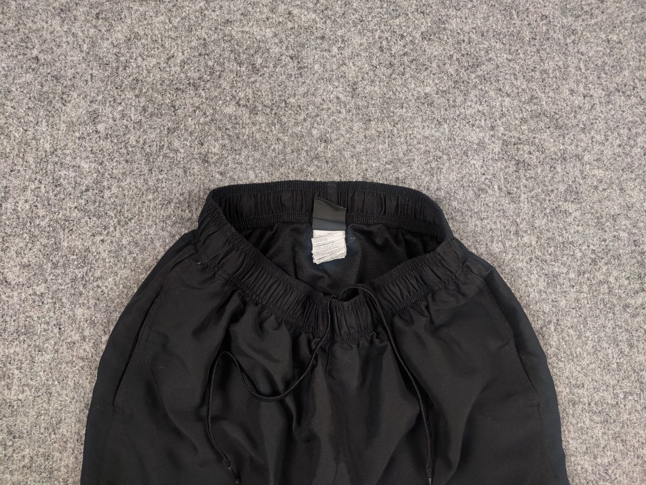 Nike Vintage Nike Swoosh Black Casual Y2K Style Shorts Size US 32 / EU 48 - 5 Thumbnail