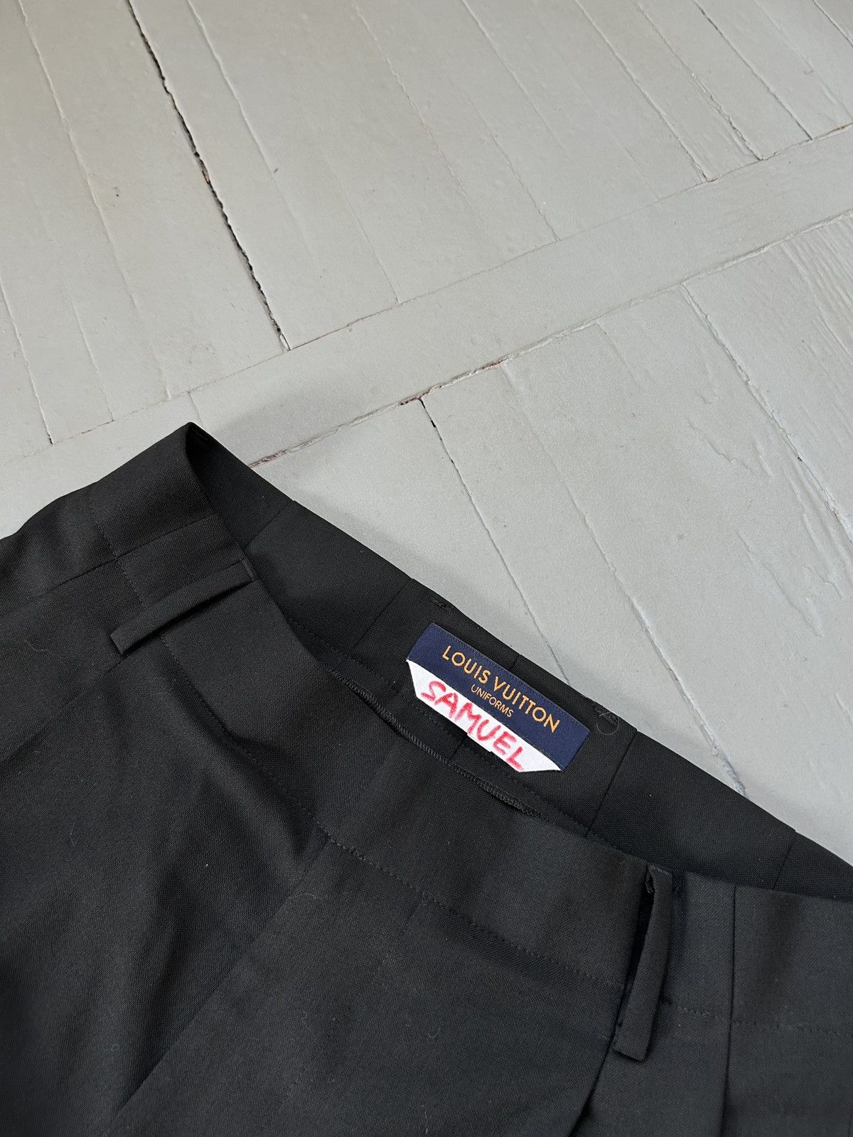 Louis Vuitton Louis Vuitton uniforms black classic basic wool pants Size US 36 / EU 52 - 4 Thumbnail