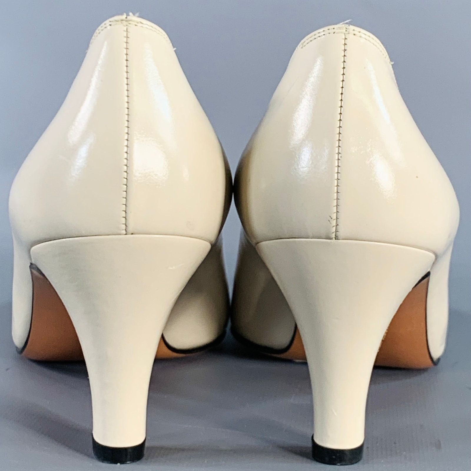 Salvatore Ferragamo Size 9 Beige Black Leather Quilted Cap Toe Pumps Size US 9 / IT 39 - 3 Thumbnail