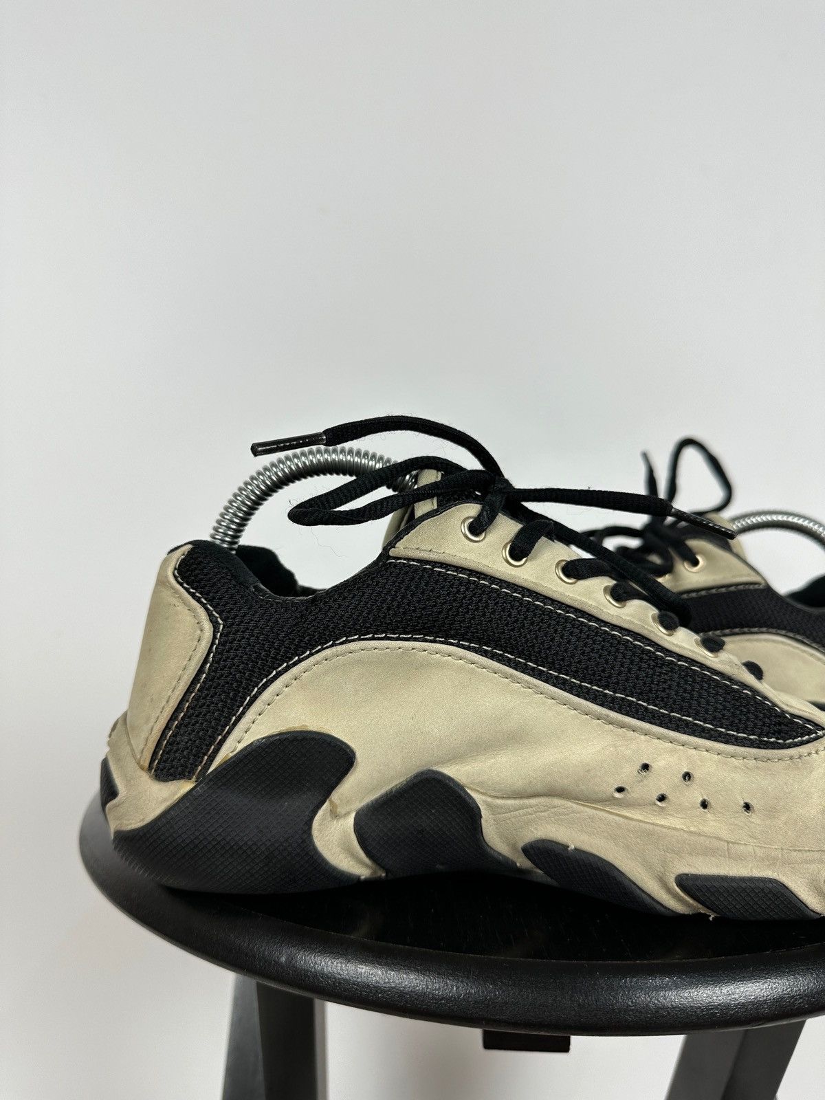 Oakley 00s Vintage Oakley Beige/Black Leather Low Top Sneakers Size US 6.5 / EU 39-40 - 17 Thumbnail