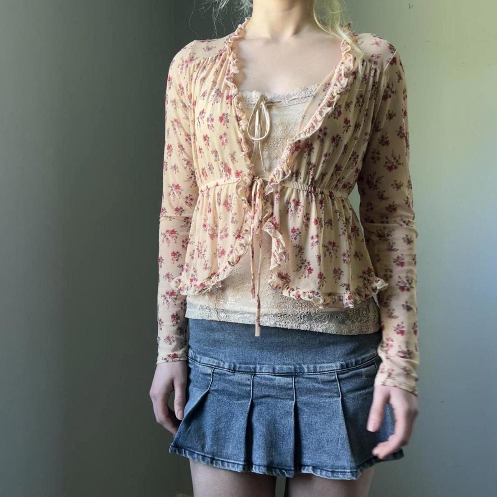 Other Floral blouse with tie front and ruffles Size S / US 4 / IT 40 - 2 Thumbnail