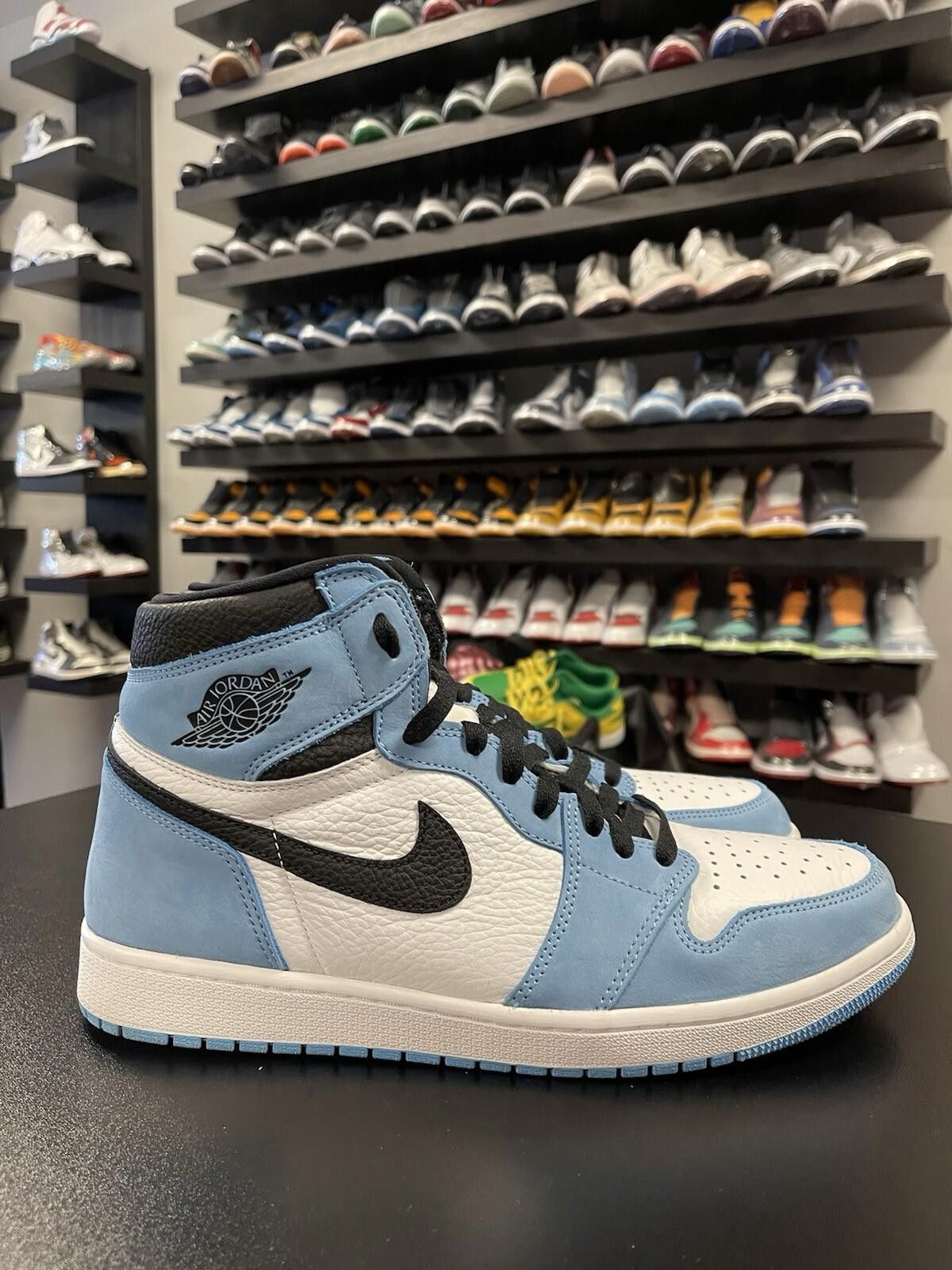 Jordan Brand Size 12.5 - Nike Men’s Air Jordan 1 Retro OG High University Size US 12.5 / EU 45-46 - 3 Thumbnail