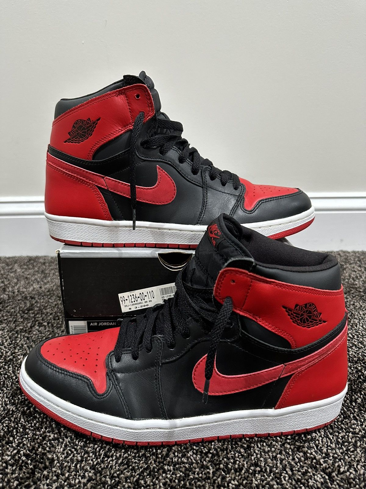 Jordan Brand Air Jordan 1 Retro Bred 2001 Sneakers Size US 11 / EU 44 - 9 Thumbnail
