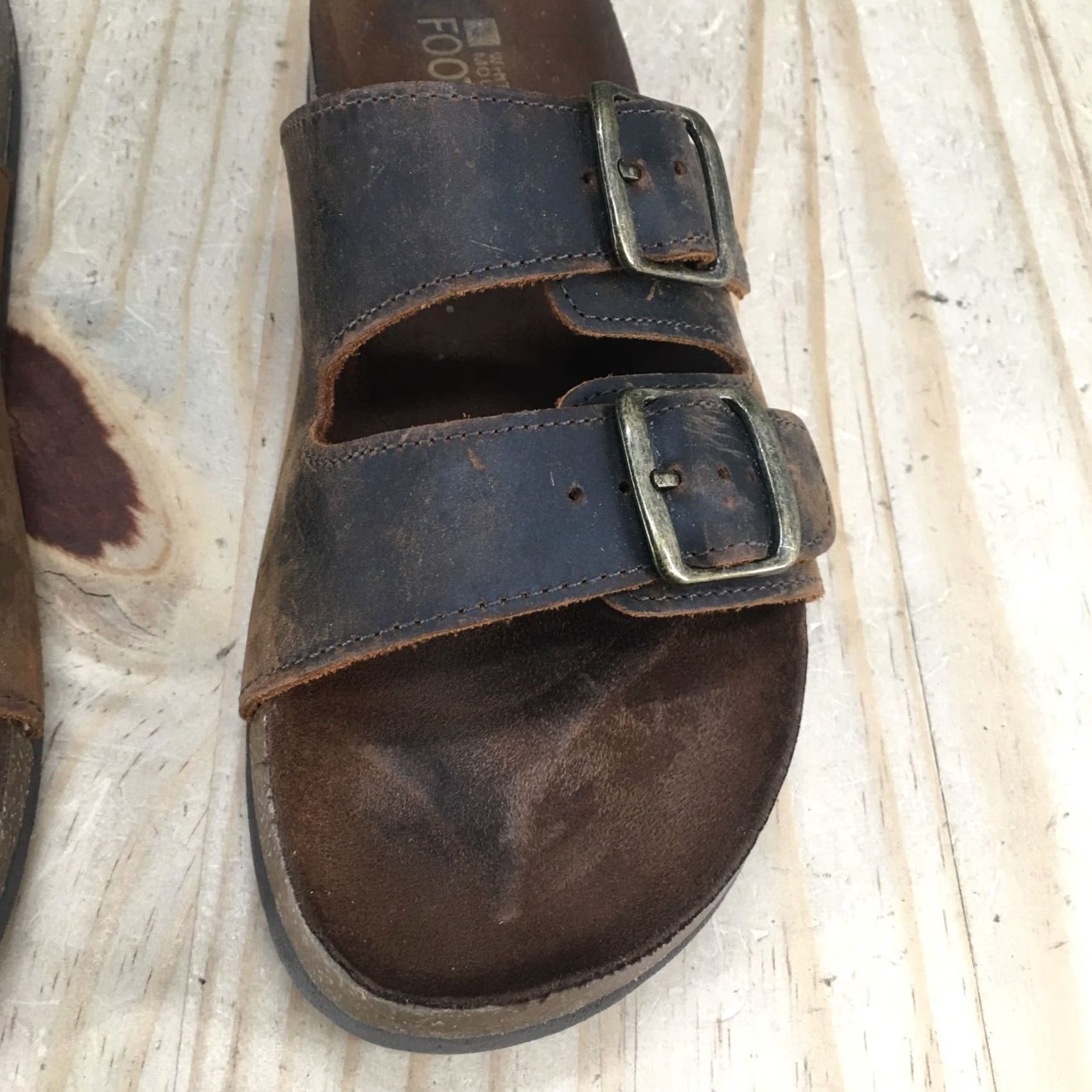 Vintage White Mountain Helga Buckle Slides Womens Brown Leather Sandal 8 M Slip On Casual Footwear Size US 8 / IT 38 - 4 Thumbnail