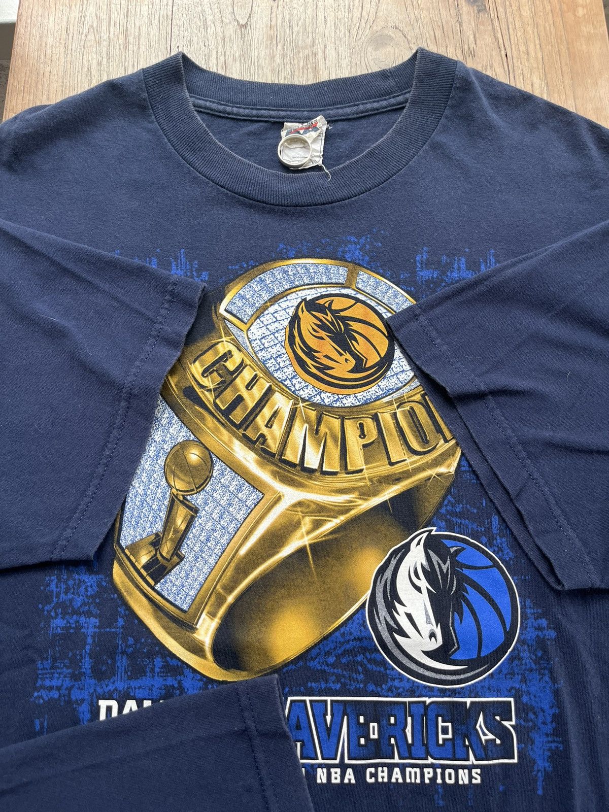 NBA Vintage DALLAS MAVERICKS 2011’s Champions Ring Tshirt Size US XL / EU 56 / 4 - 7 Thumbnail
