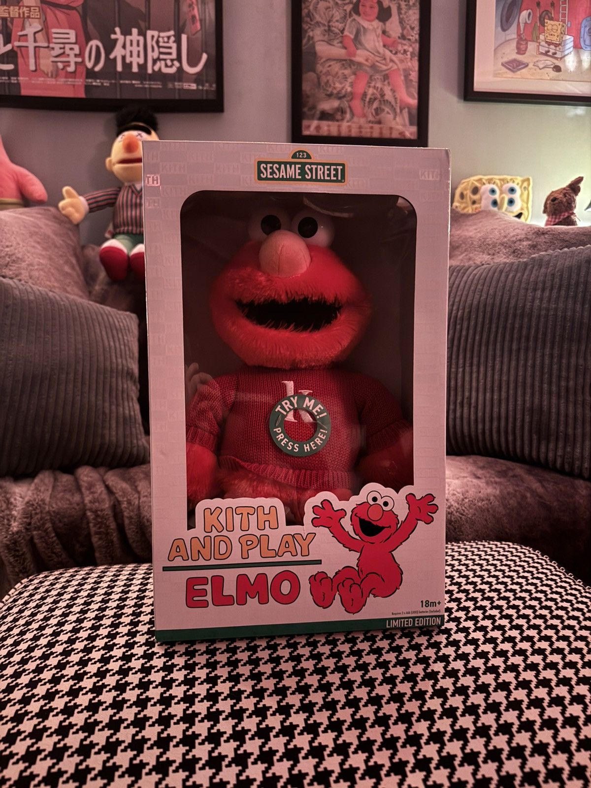 Kith × Ronnie Fieg Kith for Sesame Street Kith and Play Elmo Plush Size ONE SIZE - 1 Thumbnail