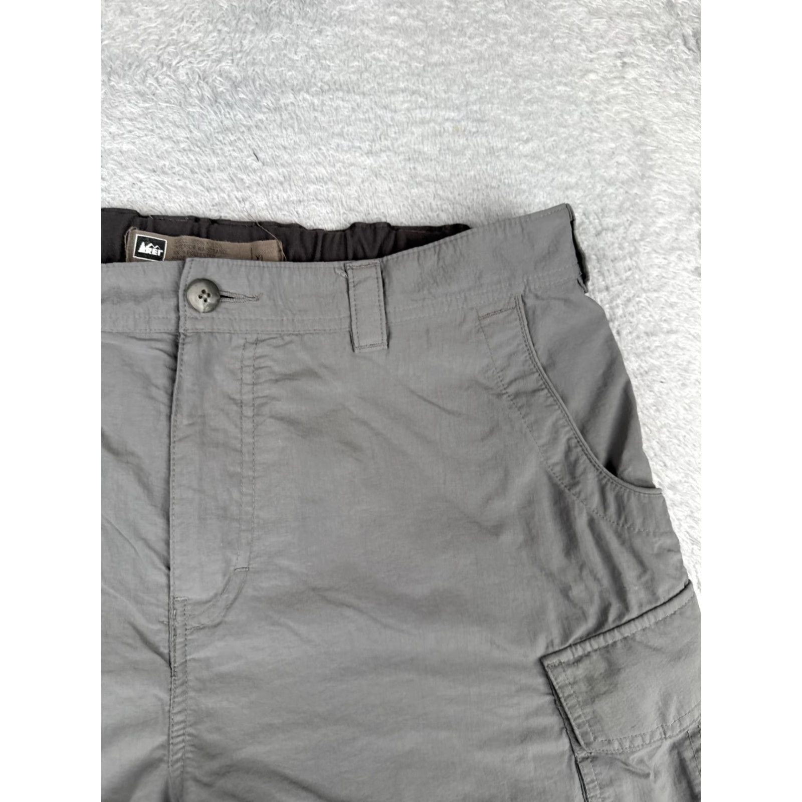 Vintage REI Men Cargo Shorts XL Gray 100% Nylon Lightweight Pockets Quick Dry Belted 40x9 Casual Travel Summer Fall Spring Vintage: No Size US 36 / EU 52 - 5 Thumbnail