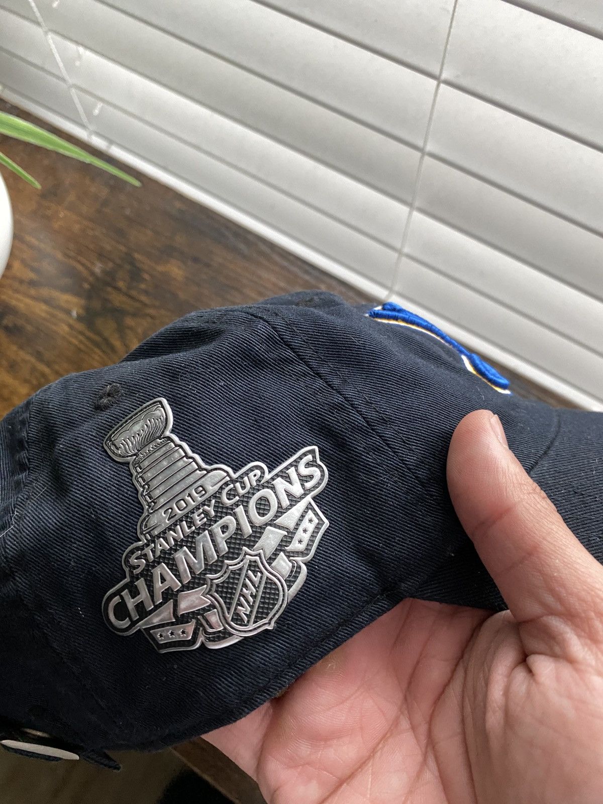 NHL St Louis Blues Hockey Hat Size ONE SIZE - 4 Thumbnail