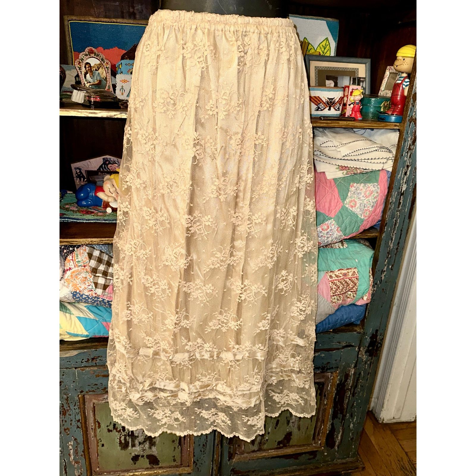 Other NWT RETRO LACE SKIRT Size 30" / US 8 / IT 44 - 1 Thumbnail