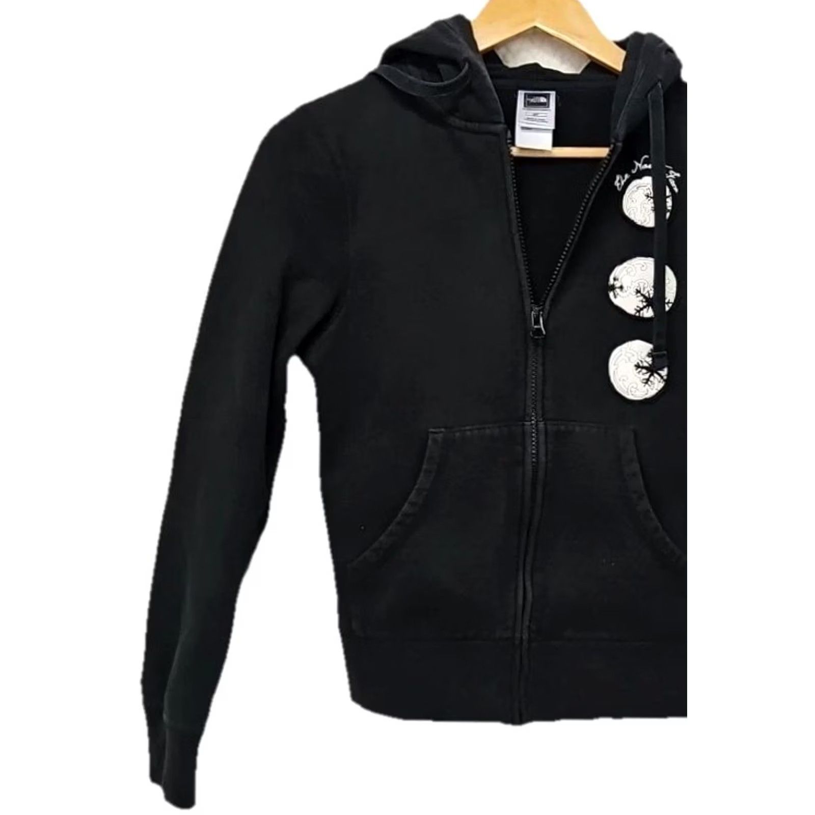 The North Face The North Face Women’s Small Black Zip Hoodie Outdoor Sweatshirt Logo Pockets Full Zip Hooded Jacket Midwest? Size S / US 4 / IT 40 - 3 Thumbnail