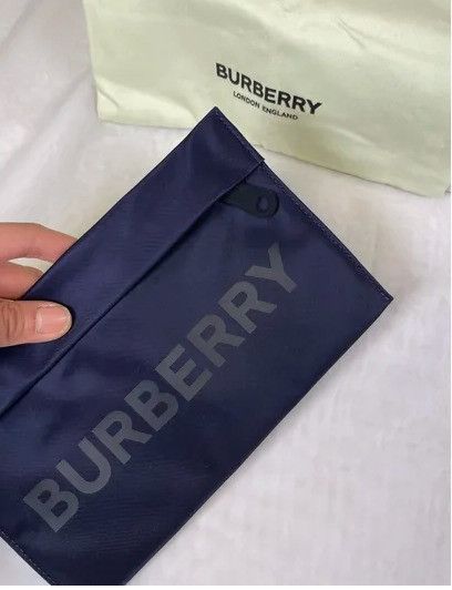 Burberry o1w1db10226 Size: OS / Logo Nylon Strap Zipper Pouch​ Blue Size ONE SIZE - 2 Thumbnail