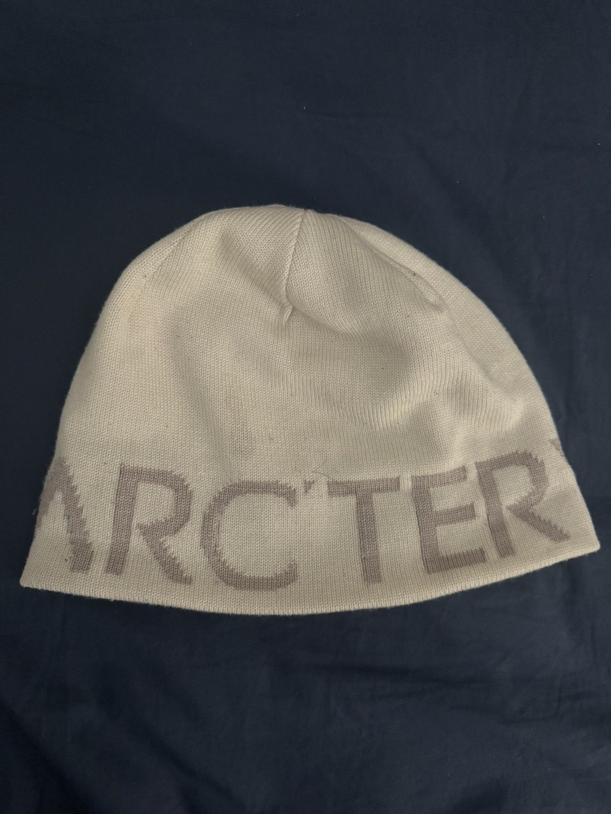 Arc'teryx Arcteryx White Logo Beanie Size ONE SIZE - 1 Thumbnail