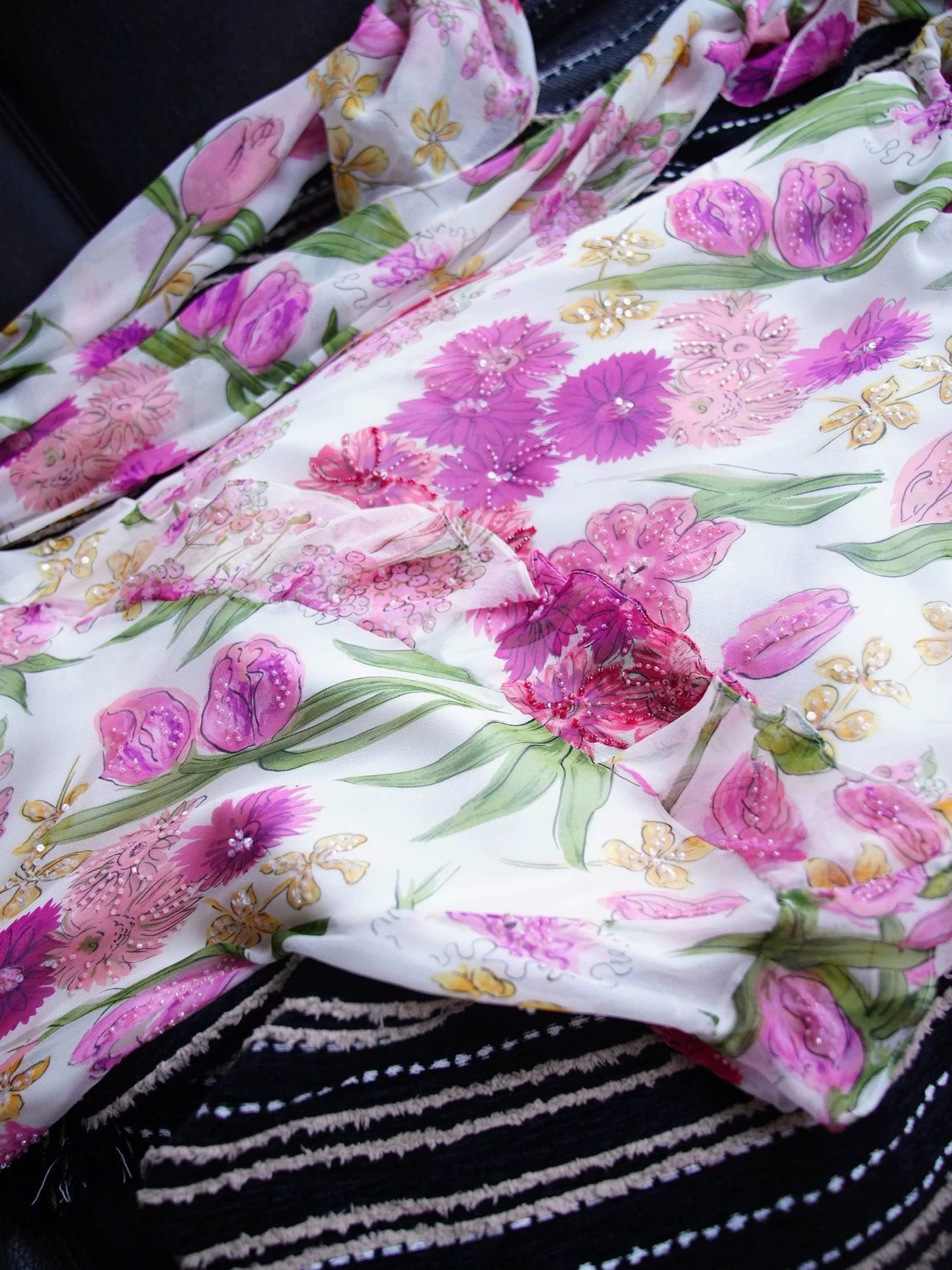 Vintage UK Vintage Beaded Silk Floral Sleeveless Dress Size S / US 4 / IT 40 - 5 Thumbnail