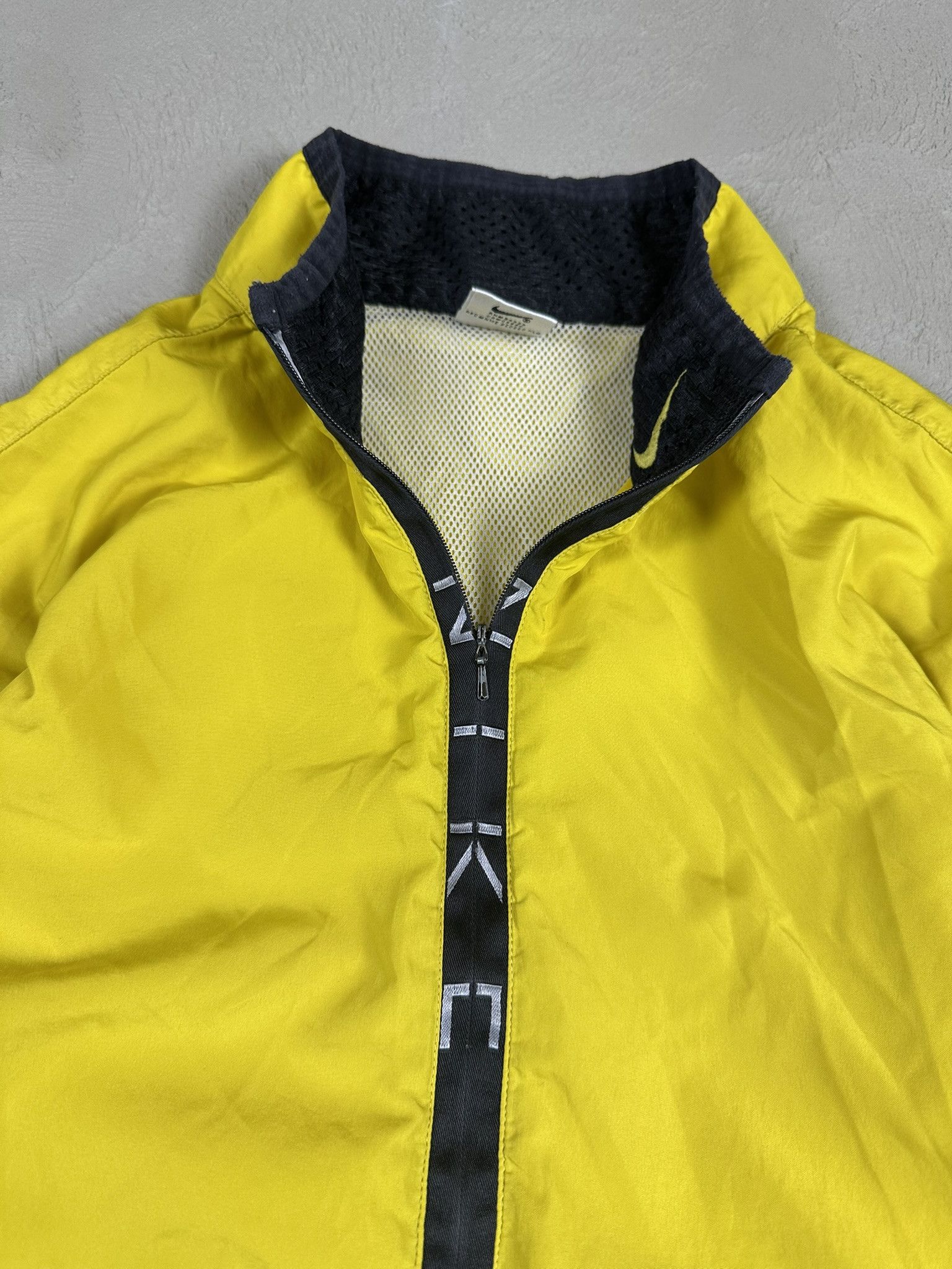 Nike 90s Vintage Nike Tracksuit Nylon Light Boxy Jacket Size US L / EU 52-54 / 3 - 9 Thumbnail