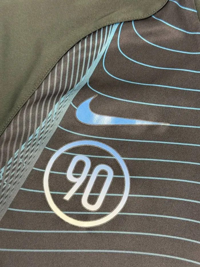 Nike Vintage Nike Total 90 Soccer Jersey Football Shirt Stripped Size US S / EU 44-46 / 1 - 3 Thumbnail