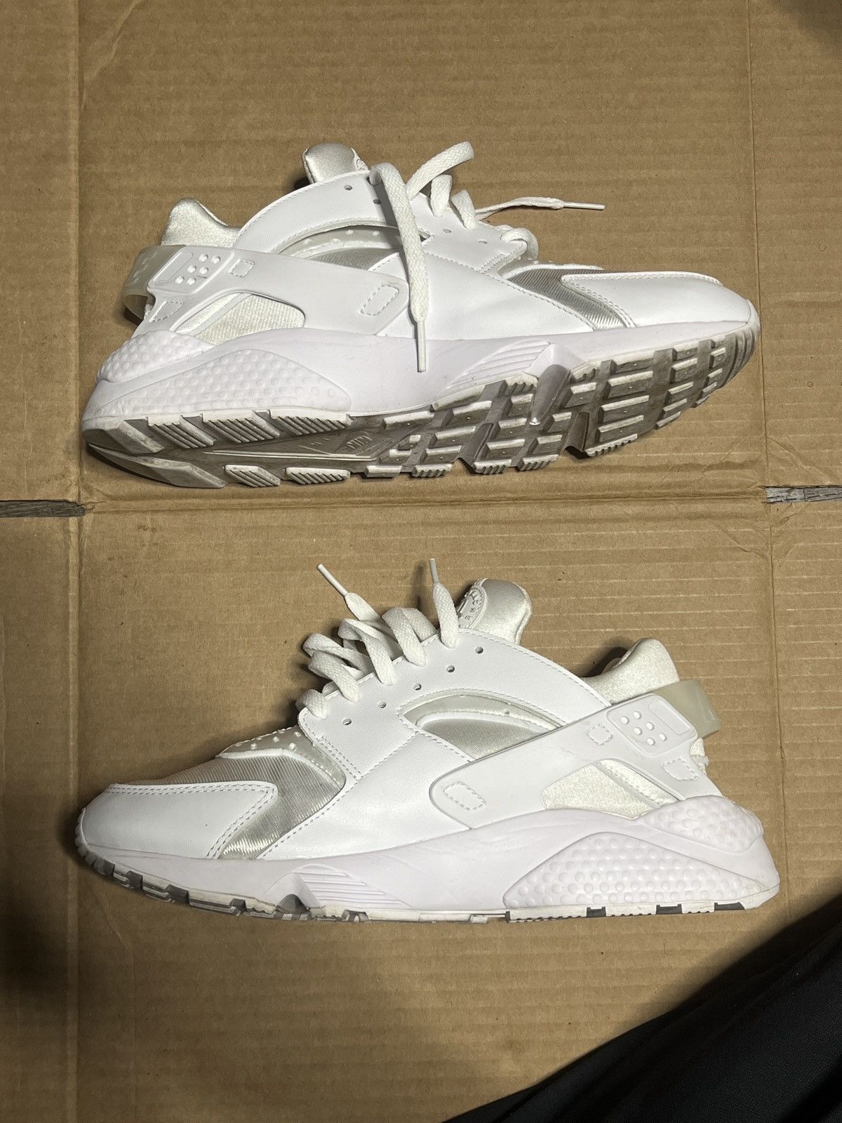 Nike Nike Air Huarache Size US 10.5 / EU 43-44 - 5 Thumbnail