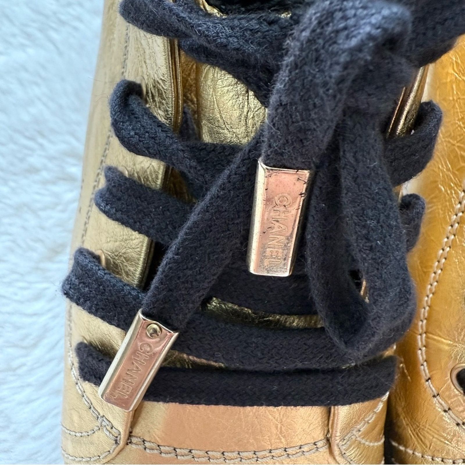 Chanel CHANEL women gold sneakers size 38,5 EU Authentic Size US 8.5 / IT 38.5 - 2 Thumbnail