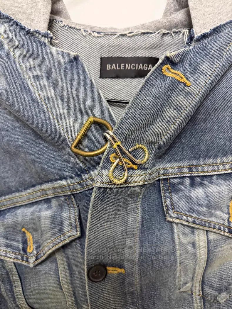Balenciaga Balenciaga Solid Color Decorative Button Hooded Denim Jack Size XXS / US 00 / IT 34 - 3 Thumbnail