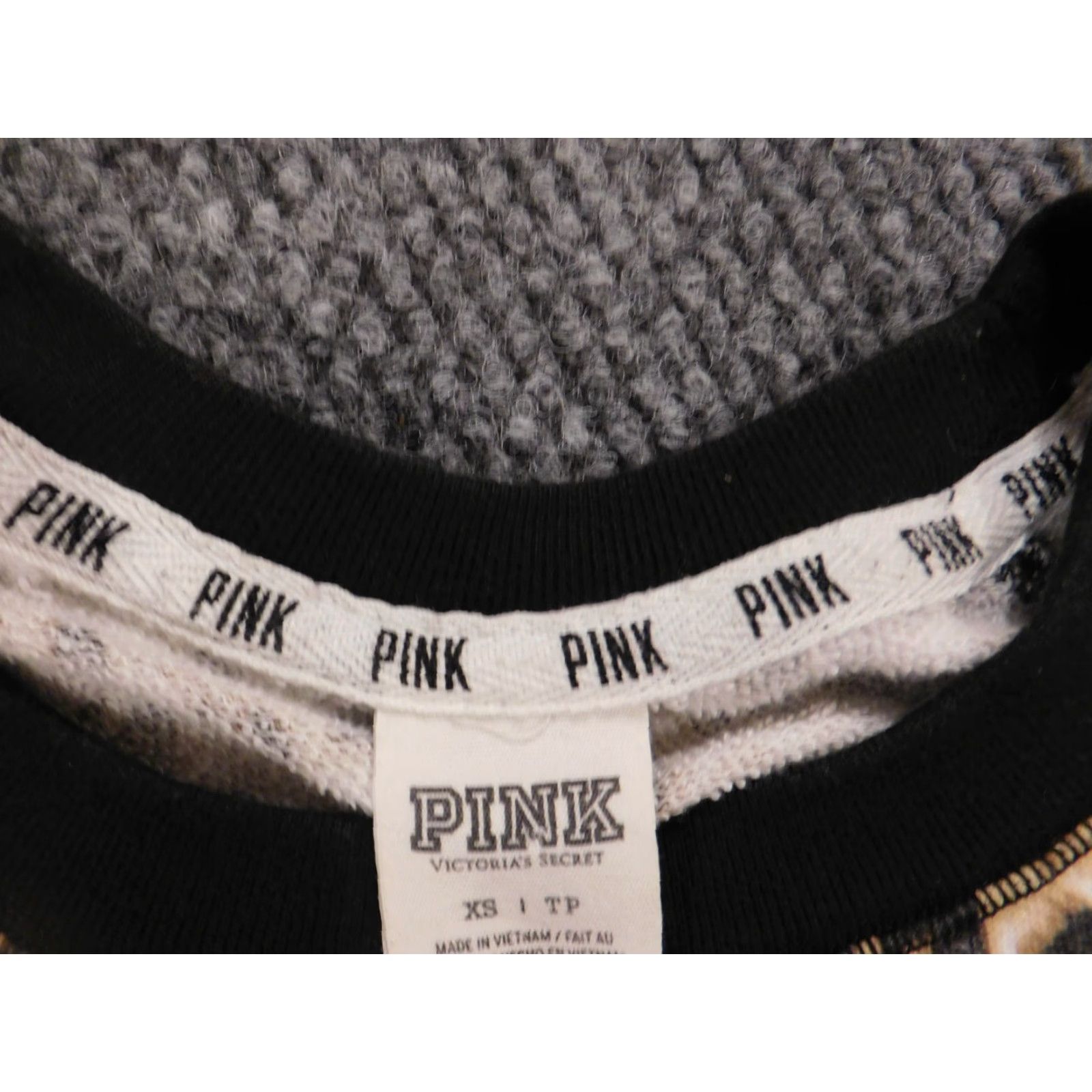 Victoria's Secret Victoria's Secret PINK Sweatshirt XS Womens Pullover Crew Neck Solid Pink Modern All Seasons Activewear Regular Fit Graphic: Ruffle Accent Size XS / US 0-2 / IT 36-38 - 6 Thumbnail