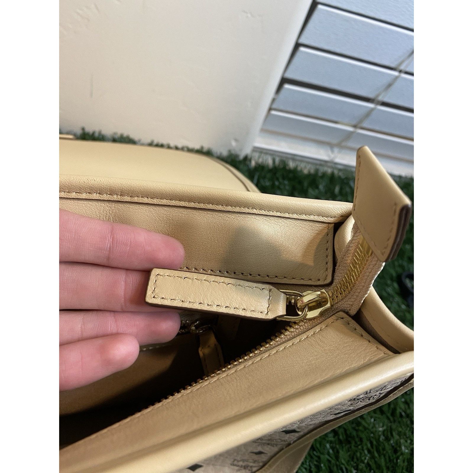 MCM MCM Crossbody Bag | New/Pass as new | Comes With Receipt ! Size ONE SIZE - 15 Thumbnail