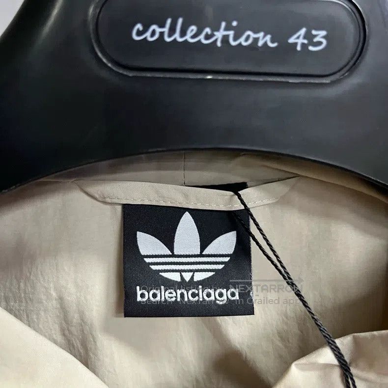 Balenciaga Balenciaga Logo print hooded zip-up long sleeve jacket Size US XS / EU 42 / 0 - 2 Thumbnail
