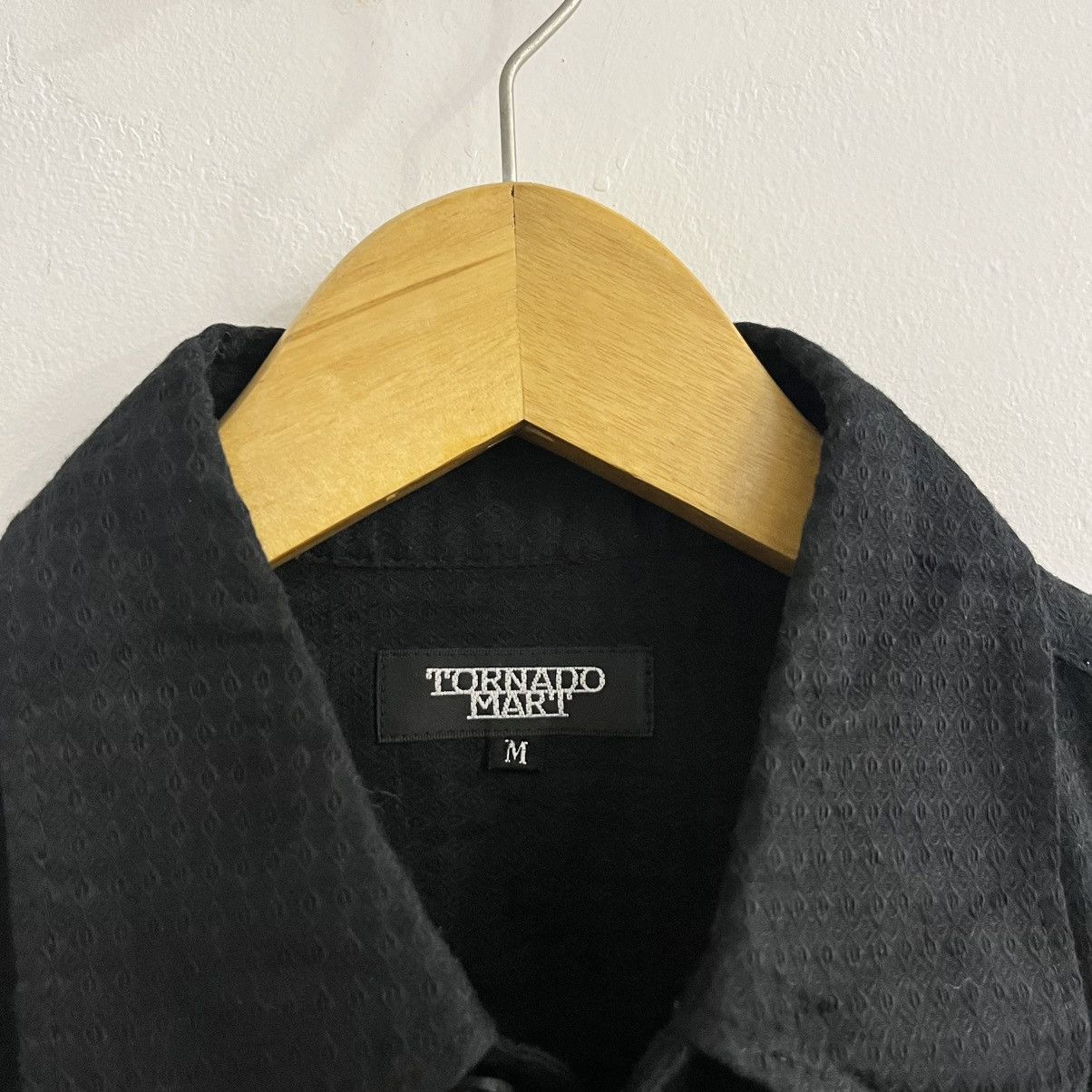 Tornado Mart Floral Accent Emnroidered Button Up