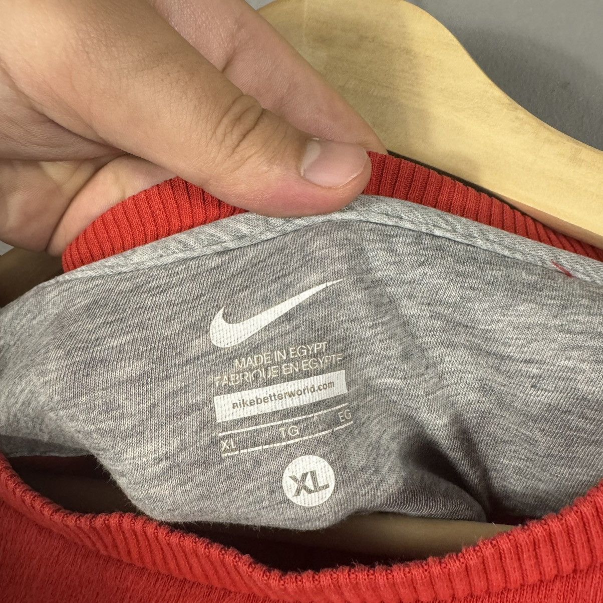 Nike × Vintage Nike 2012 Red Crewneck Sweatshirt Size US XL / EU 56 / 4 - 4 Thumbnail
