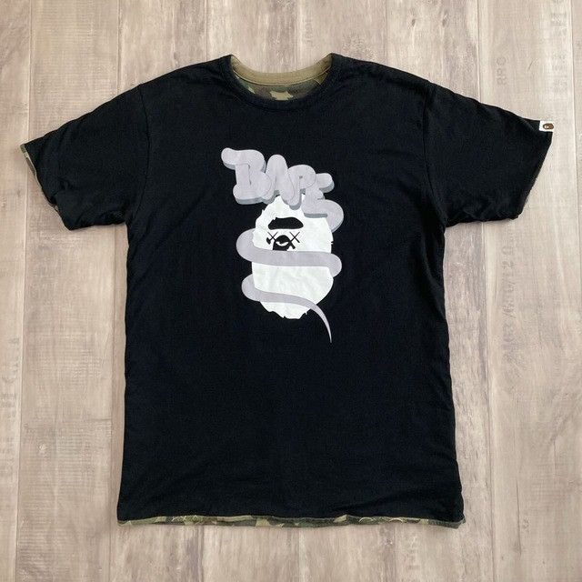 Bape × Kaws 🔥Reversible🔥 KAWS × BAPE CAMO T-shirt a bathing ape Bendy Size US L / EU 52-54 / 3 - 5 Thumbnail