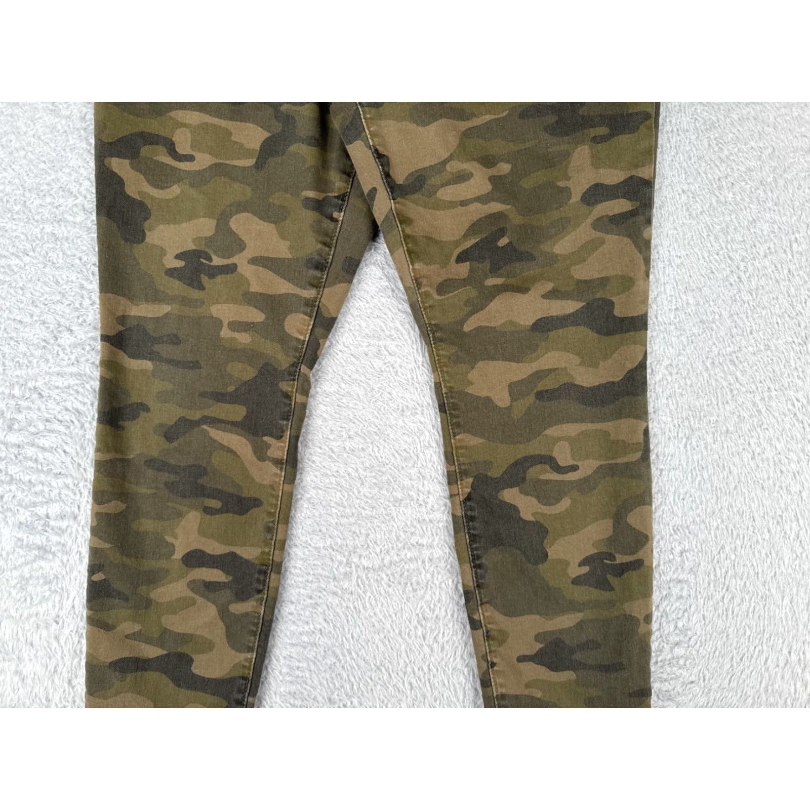 Gap GAP Jeans Womens 31 Green Denim Camo Legging Tapered Mid Rise Cotton Blend 31x26 Jeans Size 24" / US 00 / IT 34 - 3 Thumbnail