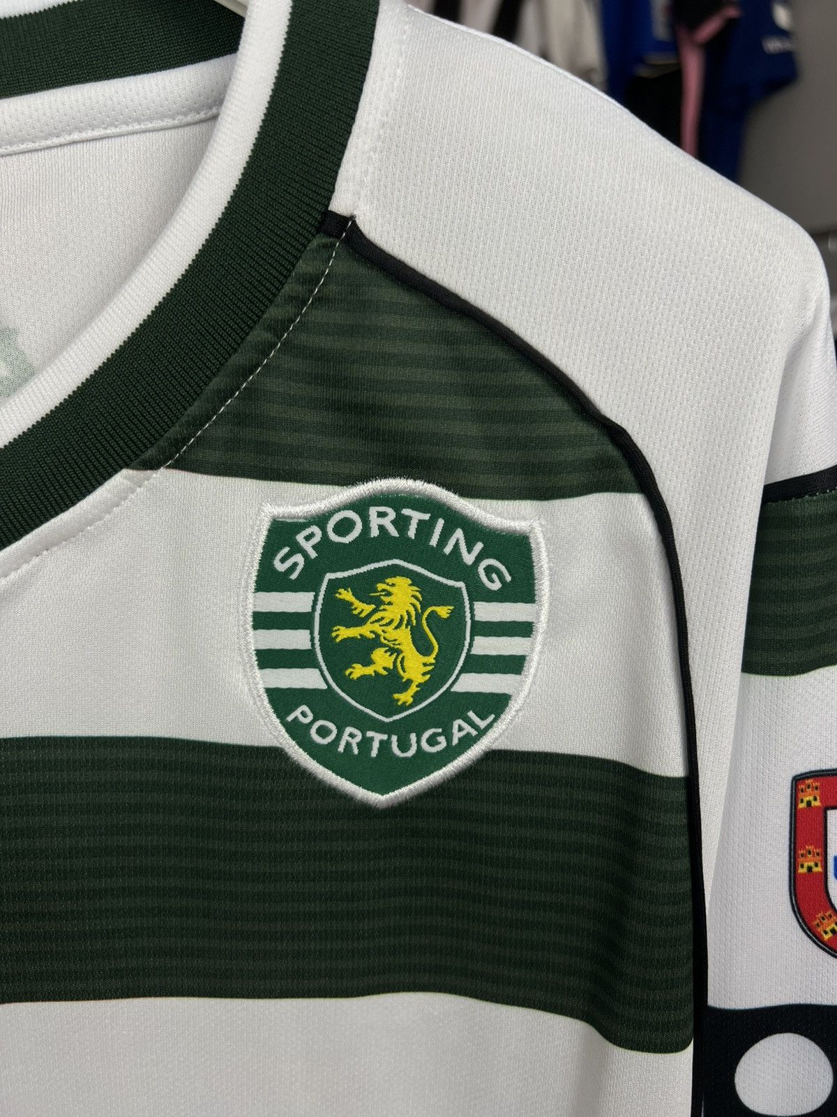 Reebok Soccer Jersey Reebok Sporting 2002/03 Cristiano Ronaldo #28 Size US L / EU 52-54 / 3 - 3 Thumbnail