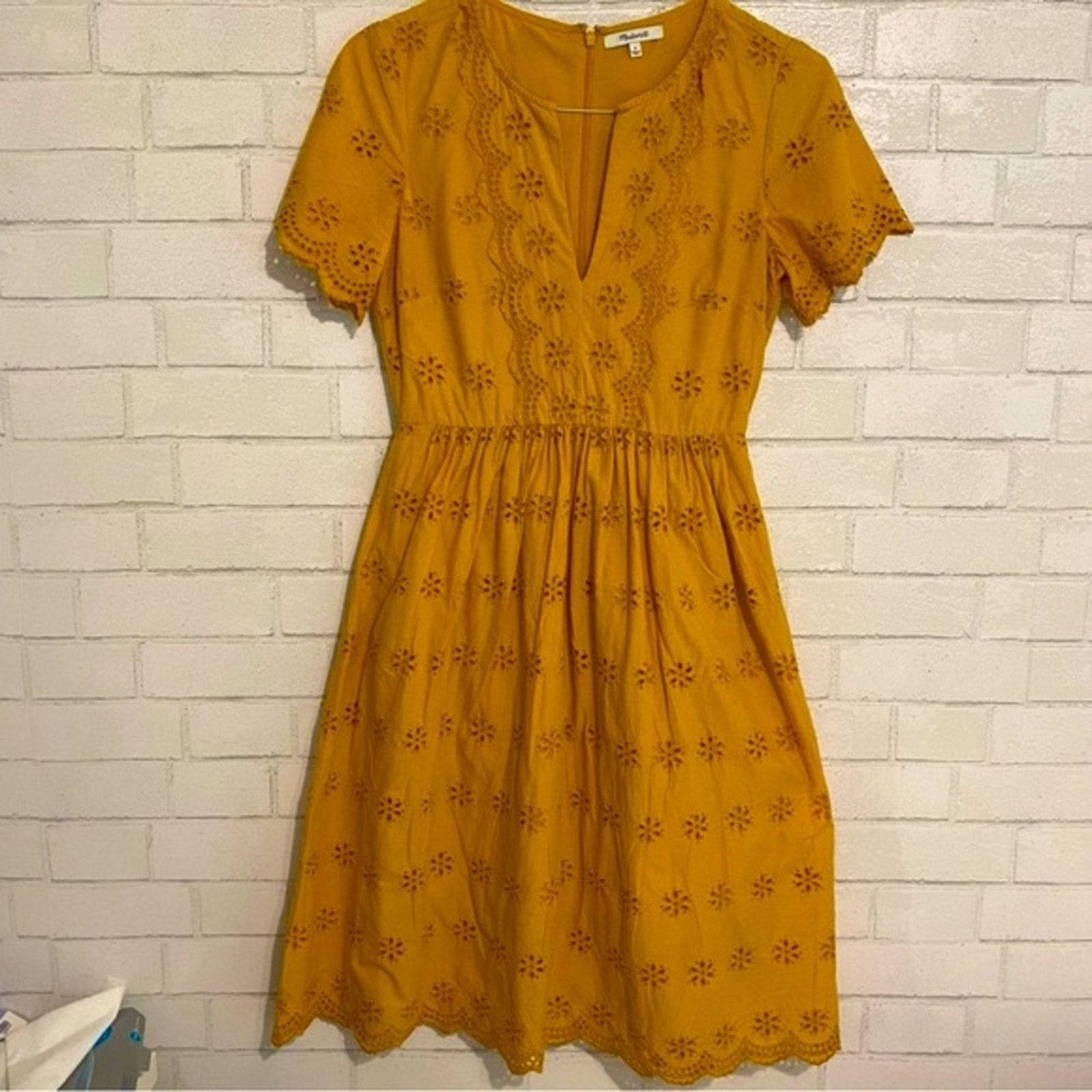Madewell Madewell $150 2023 Scalloped Eyelet Midi Dress sz 0 Sold Out Size XS / US 0-2 / IT 36-38 - 5 Thumbnail