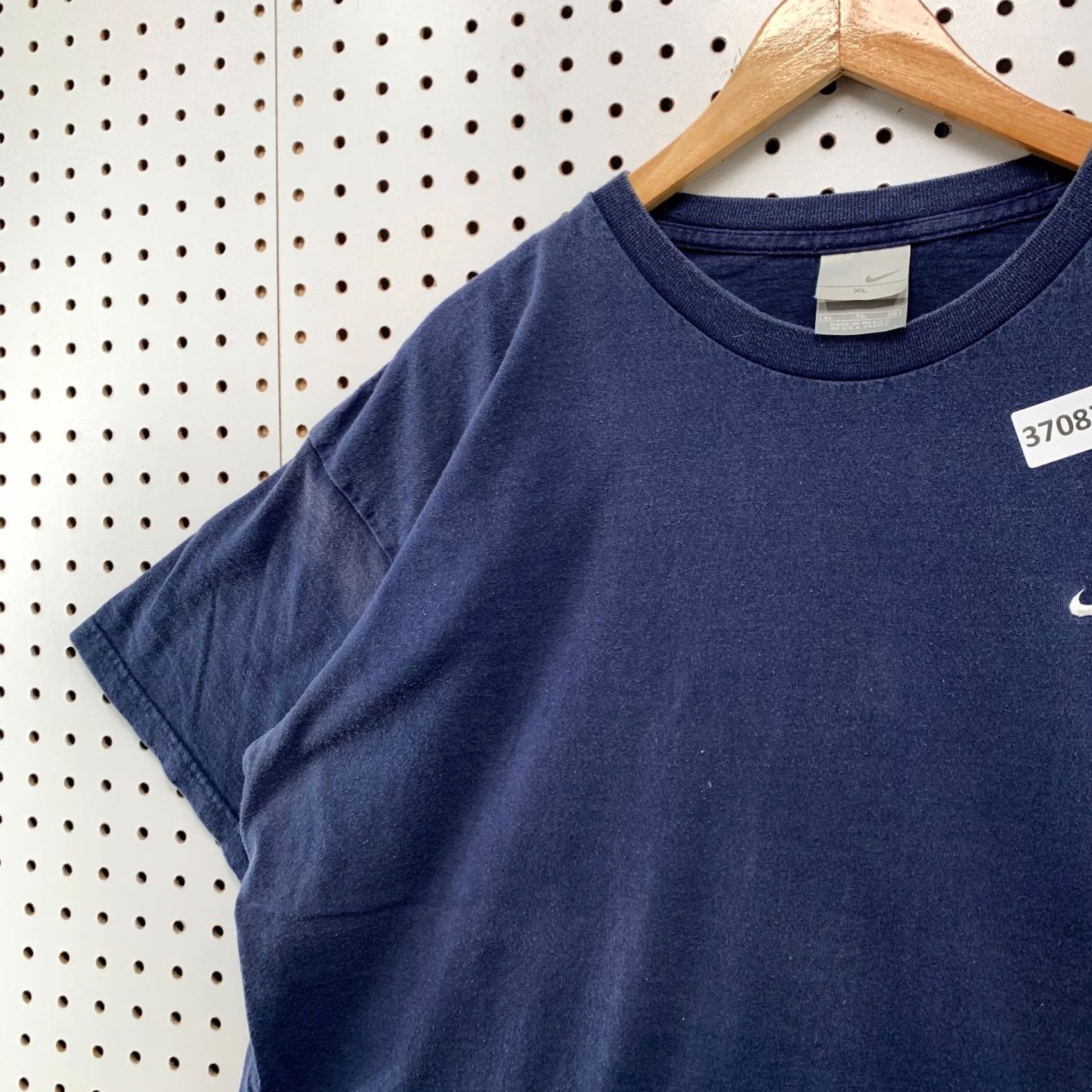 Nike VINTAGE Nike Essential Swoosh Shirt Mens XL Navy Blue Distressed Y2K Size US XL / EU 56 / 4 - 5 Thumbnail