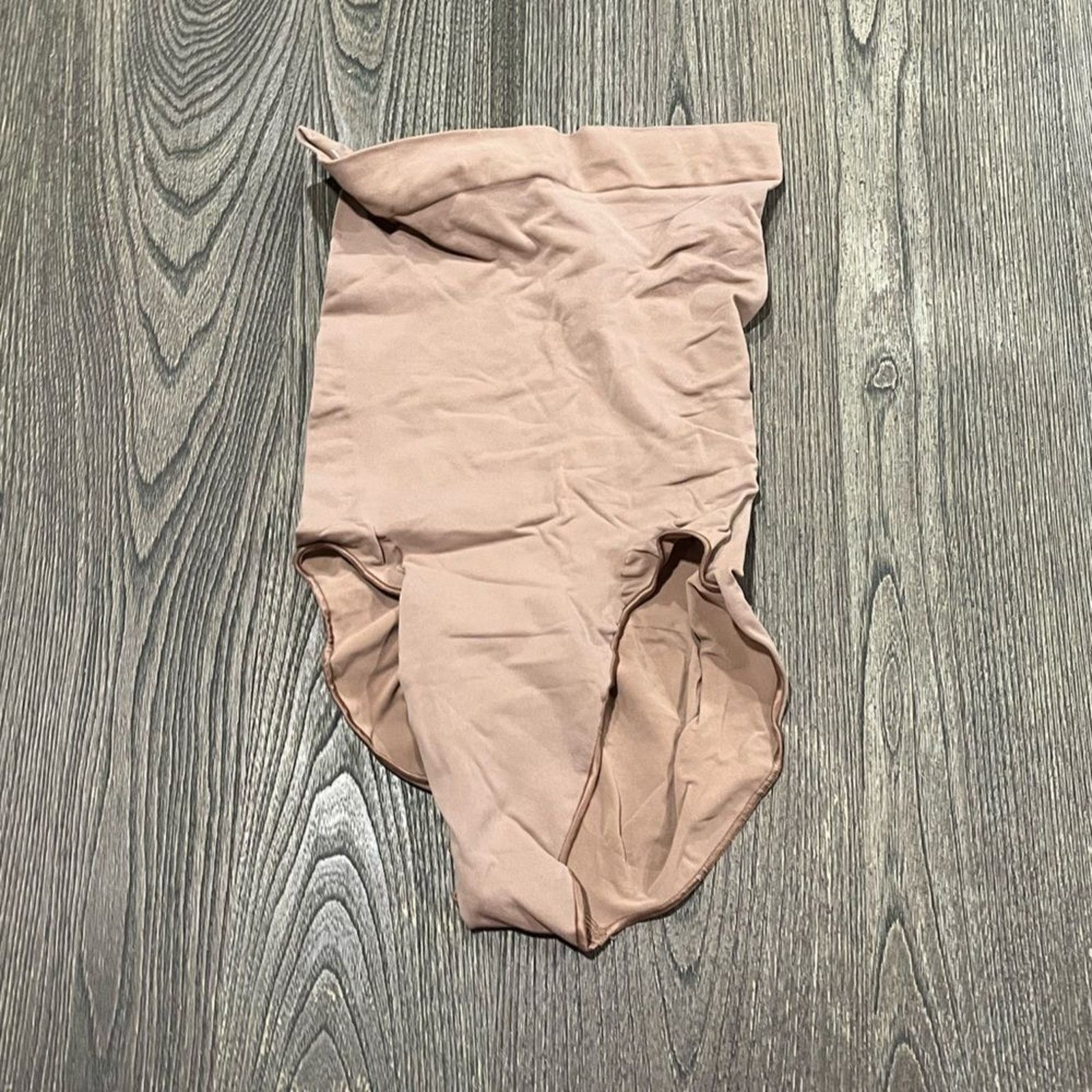 SKIMS NWOT Skims Shapewear Seamless Sculpt High Waisted Brief SzXL Size ONE SIZE - 1 Thumbnail